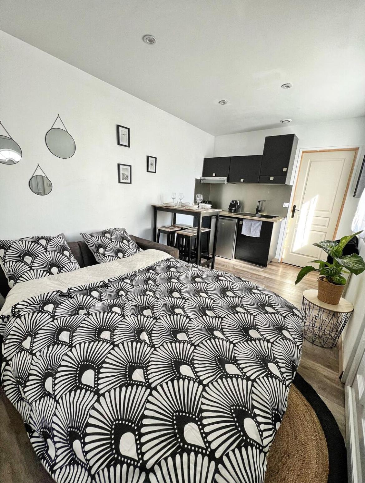 Joli Appartement Avec Parking La Rochelle  Zewnętrze zdjęcie